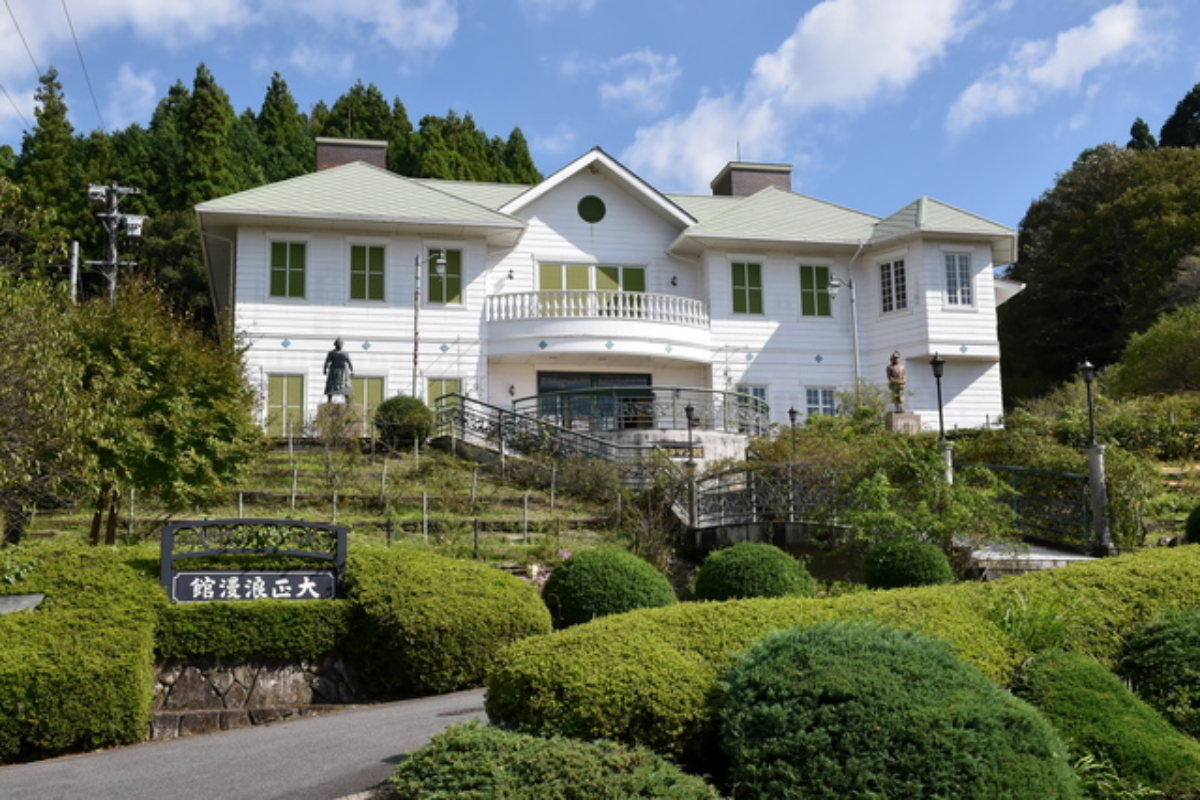 大正ロマンあふれる日本大正村を紹介！歴史が残る建物の魅力